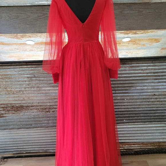Elegant Red Long Sleeve Dress - Picture 11 of 16